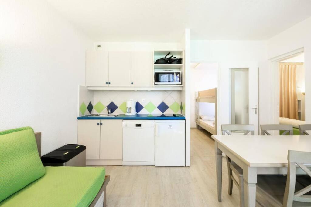 Bel Appartement Vue Sur Piscine 1 Chambre Fermee Et 1 Espace Cabine Saint-Raphael  Bagian luar foto