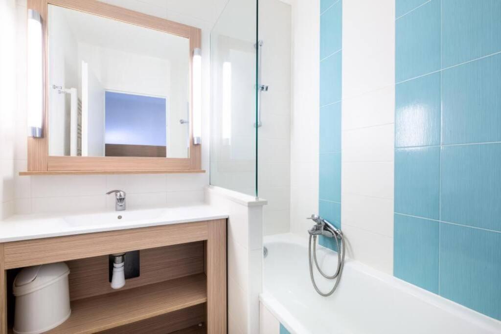 Bel Appartement Vue Sur Piscine 1 Chambre Fermee Et 1 Espace Cabine Saint-Raphael  Bagian luar foto